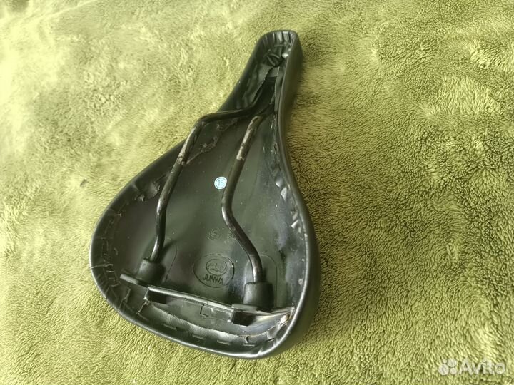 Сиденье велосипедное