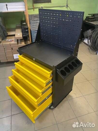 Тележка инструментальная