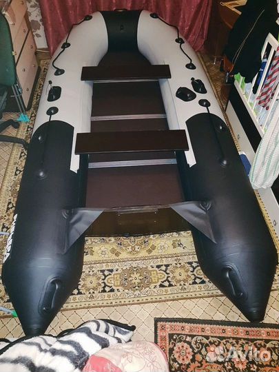 Лодка Ривьера 3200 ск