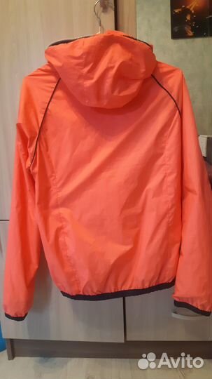 Ветровка женская