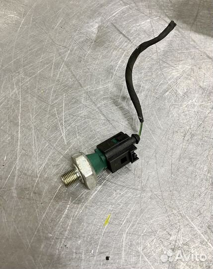 Датчик давления масла VAG 03C919081