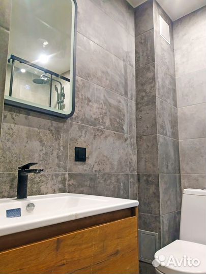 Ремонт ванной комнаты (от фирмы). Плиточники