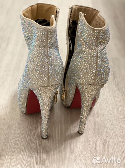 Ботинки со стразами