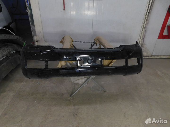 Бампер передний Toyota Land Cruiser 200