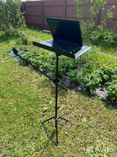 Пюпитр под ноутбук и ноты с держателем микрофона