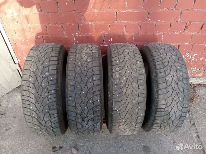 Gislaved Nord Frost 200 225/65 R17