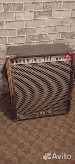 Басовый комбоусилитель