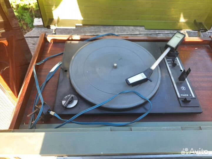 Виниловый проигрыватель вега