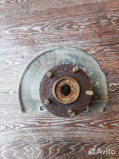 Кулак передний левый Mitsubishi Lancer X 10 2007)