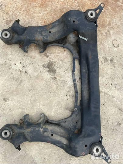 Подрамник передний 4B0399313DC