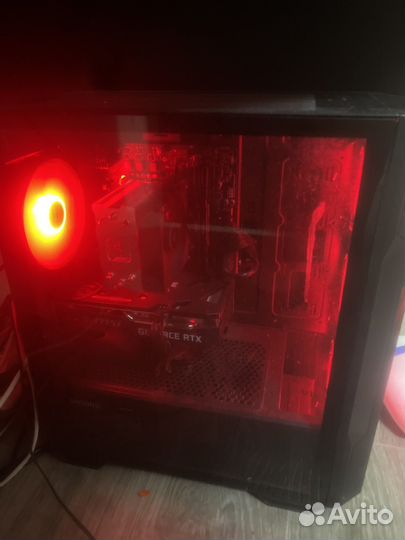 Игровой пк с монитором и клавиатурой
