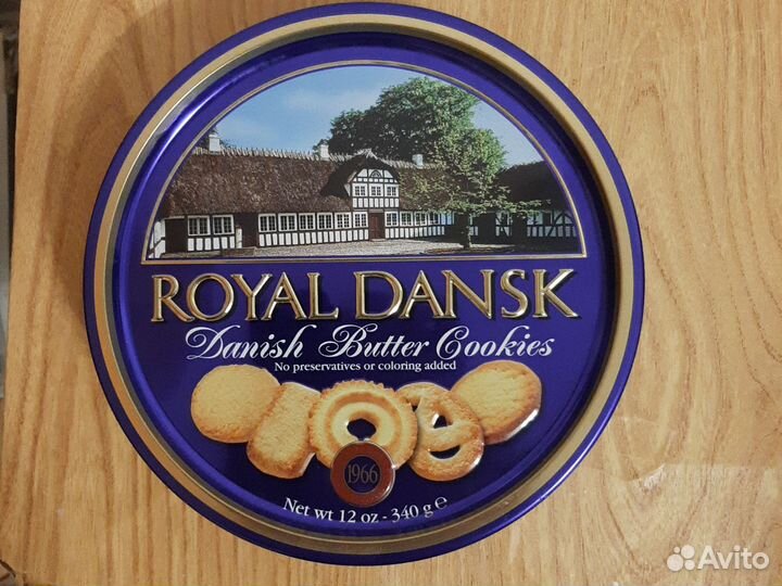 Жестяная банка из под печенья