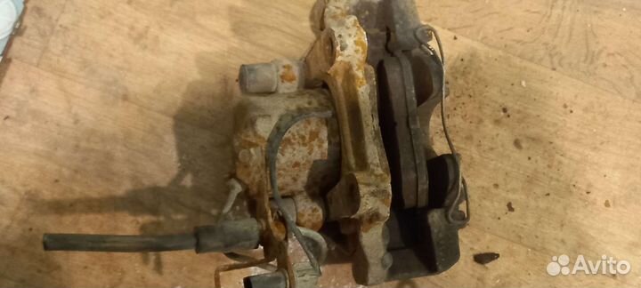 Суппорт Volkswagen Passat B5