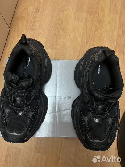 Balenciaga 10 xl black