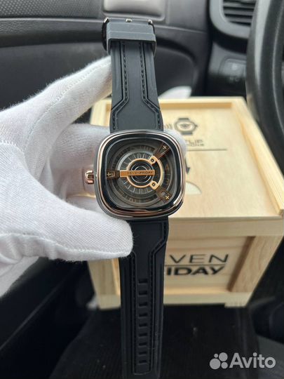 Часы sevenfriday Industrial