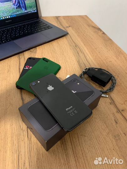 iPhone 8 на 64gb