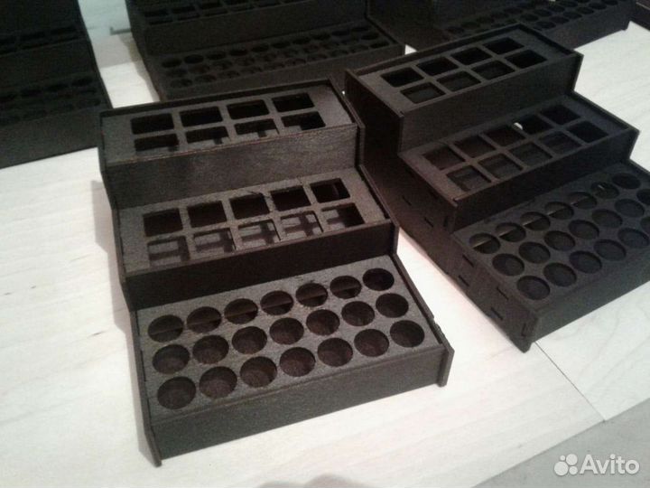 Чёрные подставки для духов