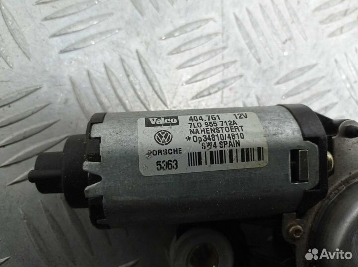 Двигатель стеклоочистителя задний Volkswagen Touar