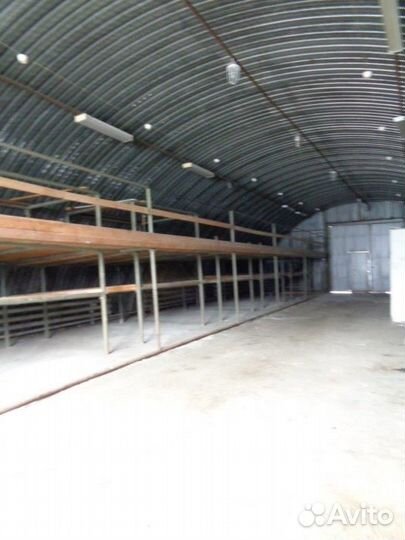 Здание склада под демонтаж
