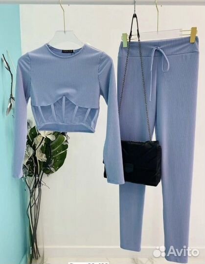 Спортивный костюм женский