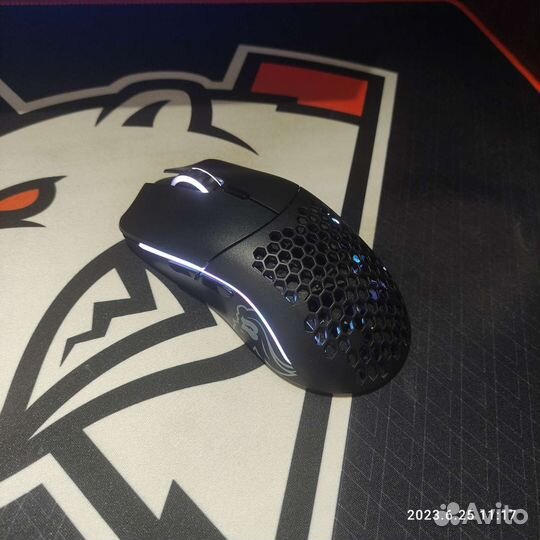 Игровая мышь Glorious model o wireless