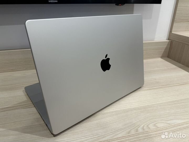 Macbook pro 16 m2 pro 1tb