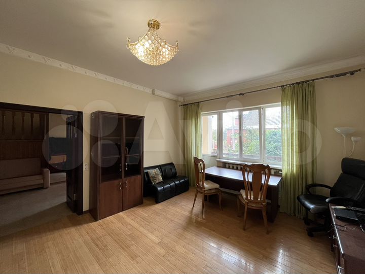 Дом 140 м² на участке 4 сот.