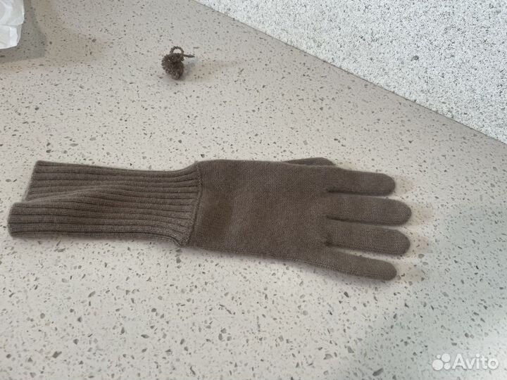 Перчатка правая uniqlo