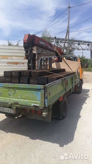 Грузовик с манипулятором