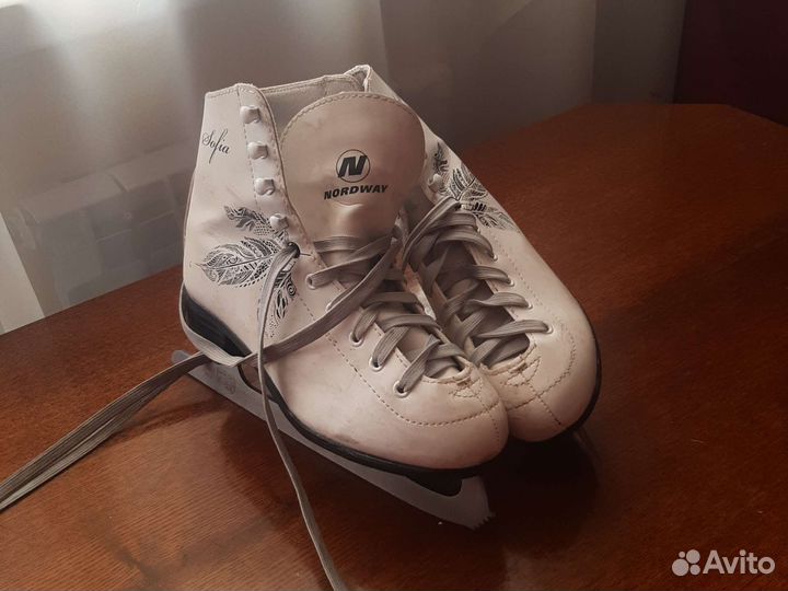 Коньки фигурные