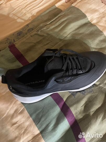 Продам мужские кроссовки anta новые 43р