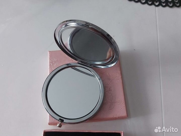 Зеркальце карманное