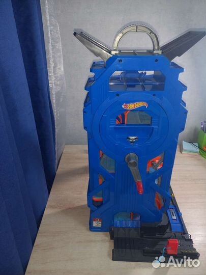 Гараж Hot Wheels Сити Мега Гараж