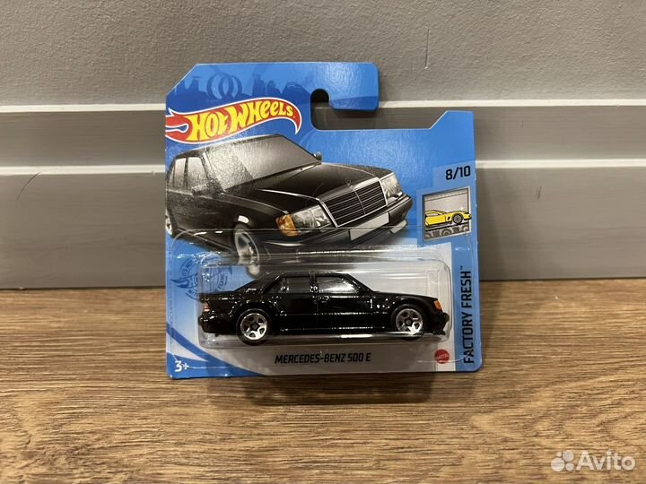 Hot wheels mercedes-benz 500 e