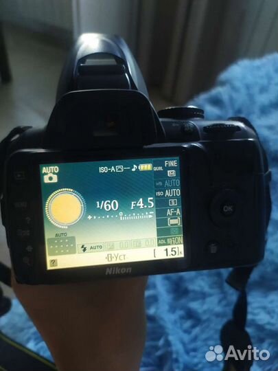 Зеркальный фотоаппарат Nikon D3000