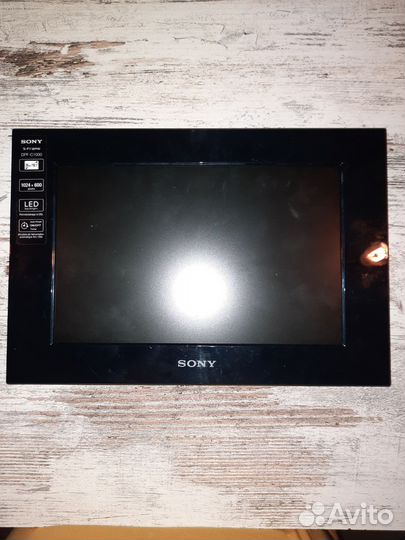 Цифровая фоторамка sony 10.1 (26 см)