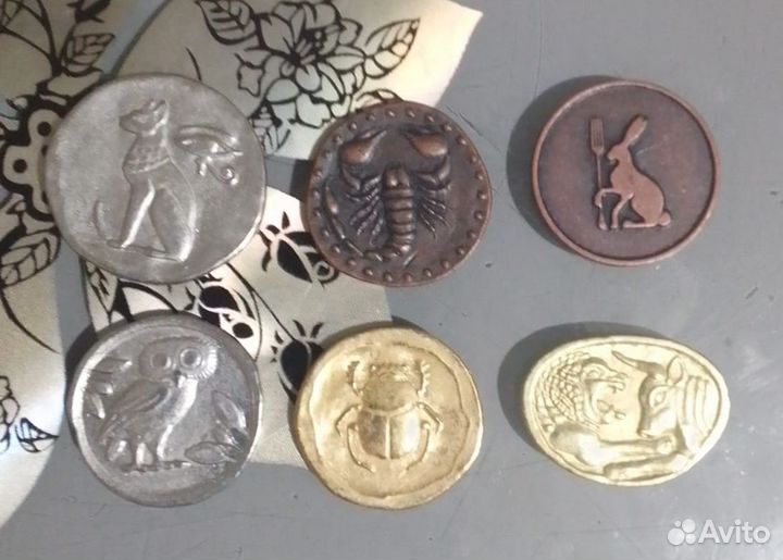 Монеты / магнеты штучно Золото магнитного моря