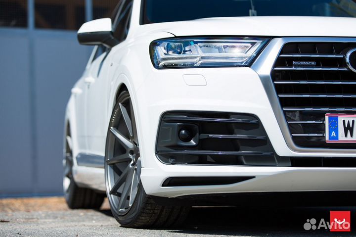 Решетка в бампер Audi Q7 4M S-Line левая и правая