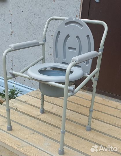 Кресло-стул с санитарным оснащением