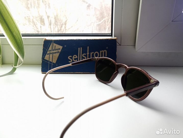 Очки SellStrom USA 1960-е года