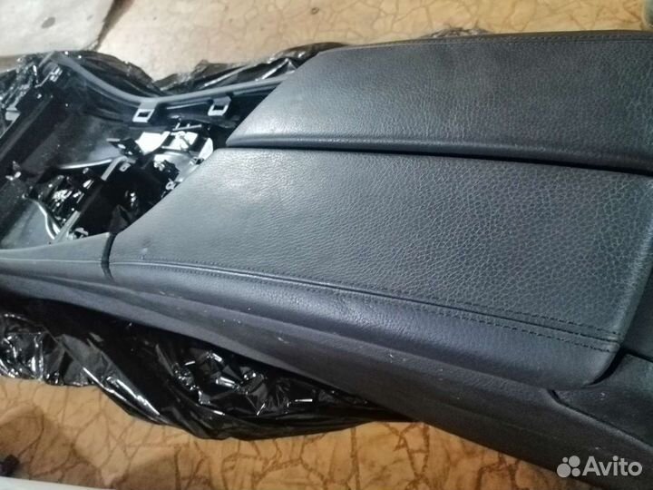 Подлокотник BMW F10 Ф10 Бмв