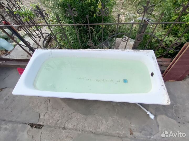 Ванна чугунная
