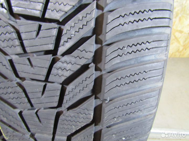 Hankook Winter I'Cept Evo 3 W330 255/45 R18