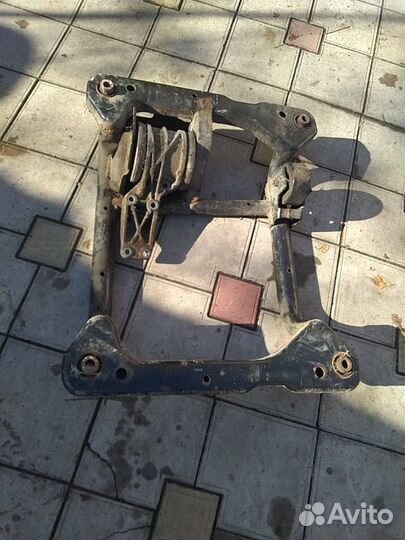 Балка подрамник audi q7 2007