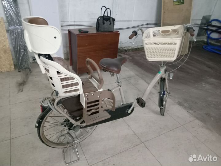 Велосипед с детским седеньем. Япония