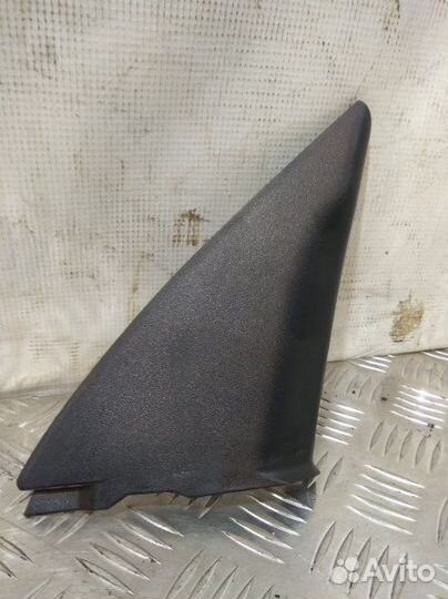 Накладка двери передняя правая Nissan Almera