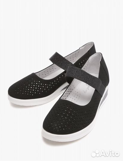 Туфли для девочки новые