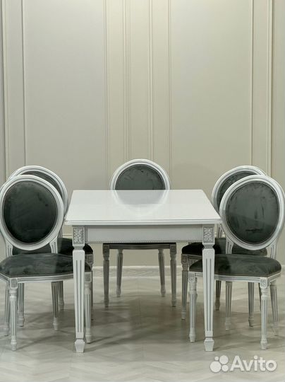 Комплект стол и стулья. В наличии