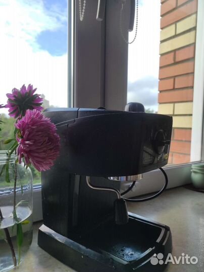 Кофеварка рожковая DeLonghi