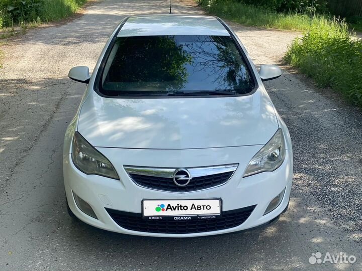 Opel Astra 1.6 МТ, 2011, 215 000 км